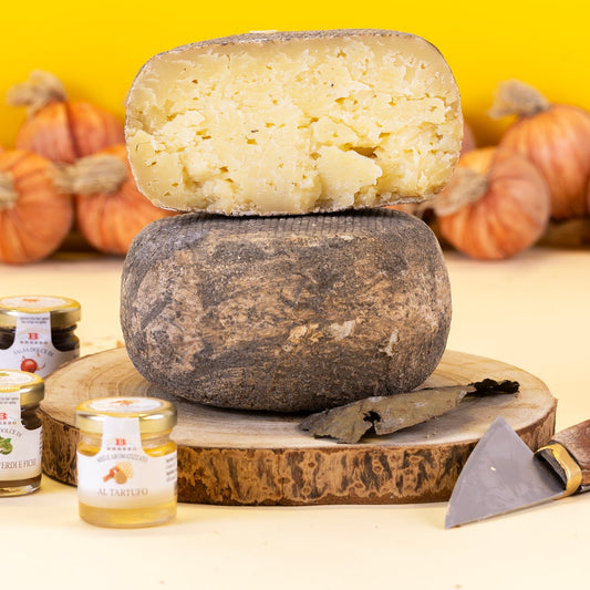 Pecorino affinato alle foglie di Noce